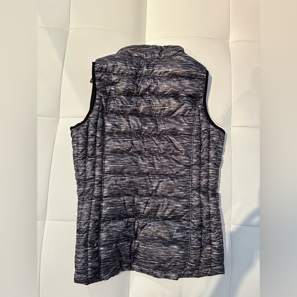 32 degrees vest - Picture 4 of 4